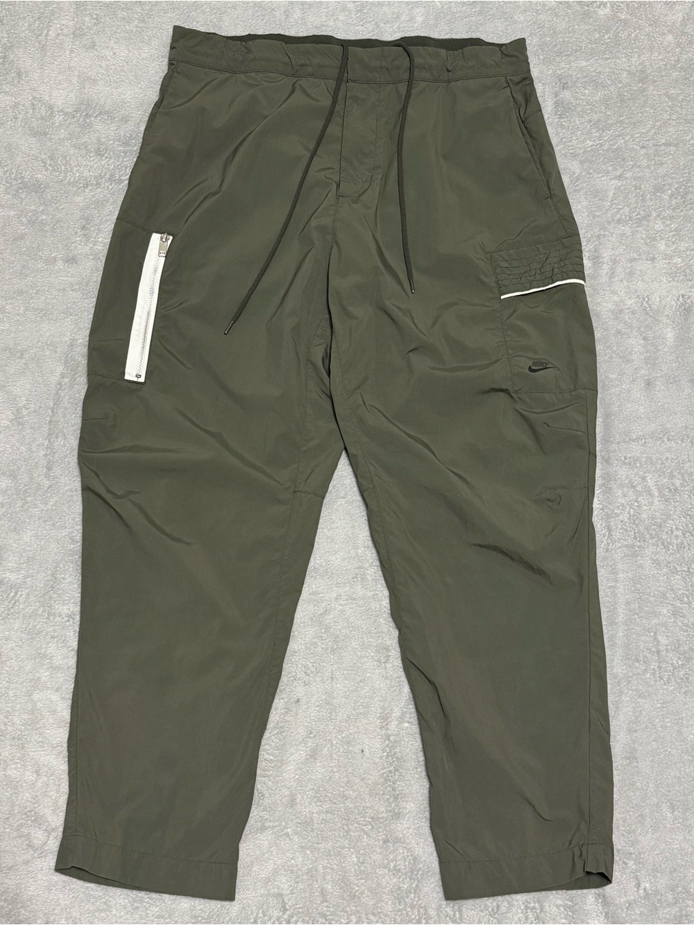 Nike Sportswear Essentials Utility Pants Men 36 Olive Green Joggers DM6681-355